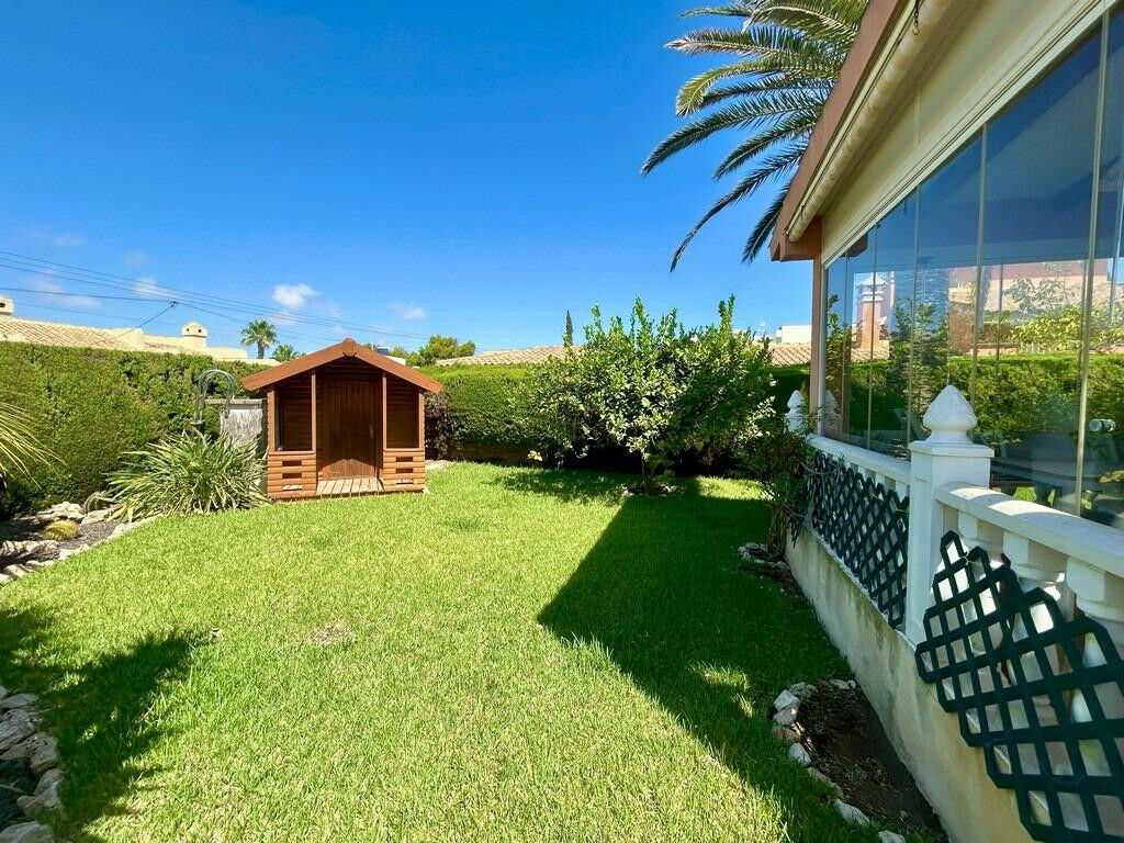 Detached Villa Cabo Roig Alicante - image 17
