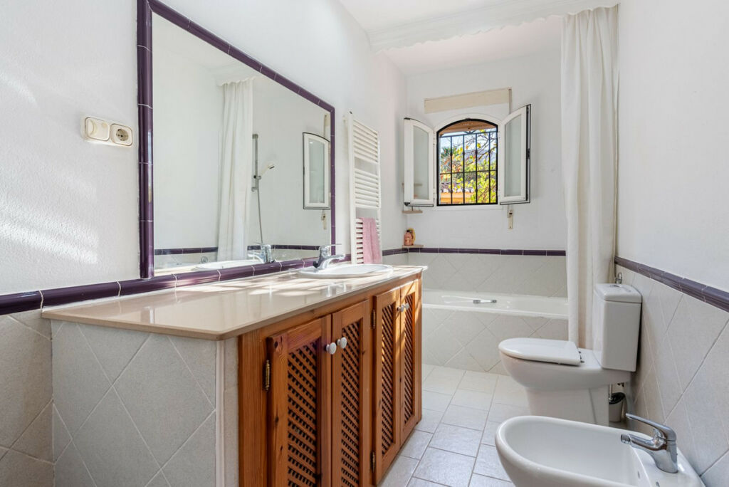 Detached Villa Alhaurín de la Torre Málaga - image 17
