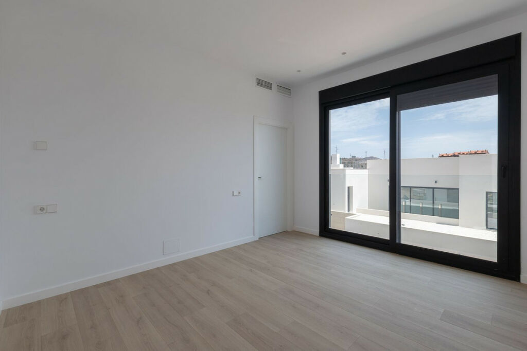 Detached Villa Elviria Málaga - image 17