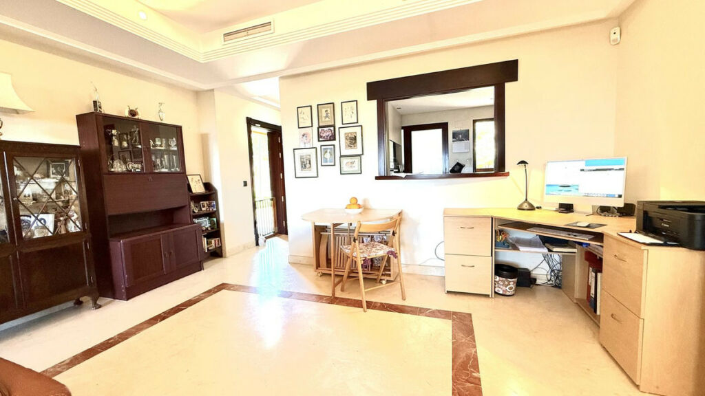 Ground Floor Apartment La Mairena Málaga - image 19
