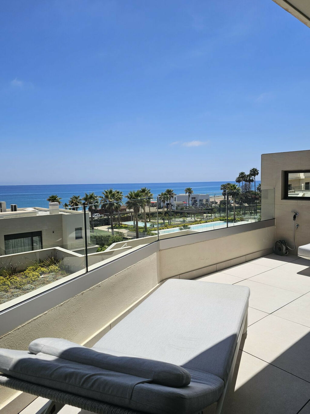 Middle Floor Apartment Estepona Málaga - image 17