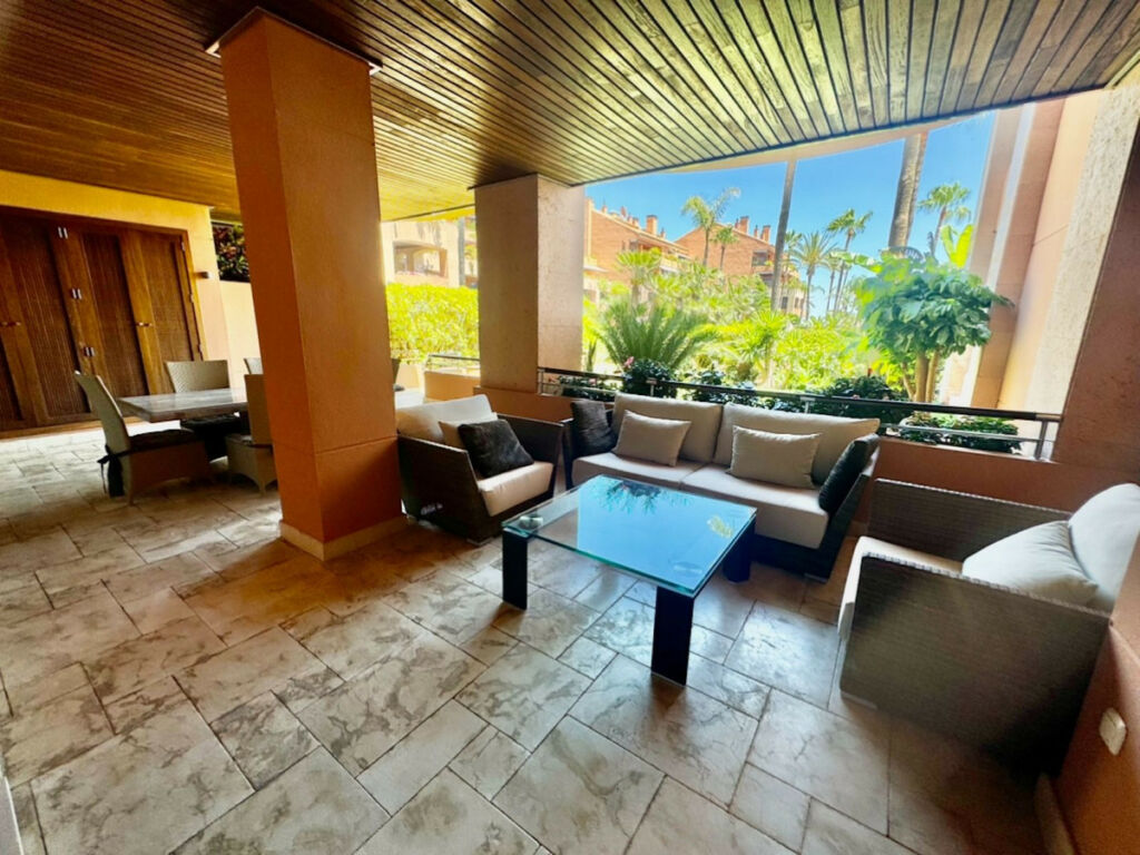 Ground Floor Apartment Puerto Banús Málaga - image 17
