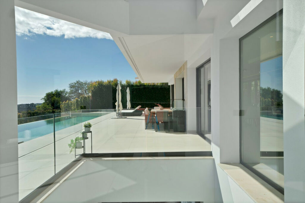 Detached Villa Benahavís Málaga - image 17
