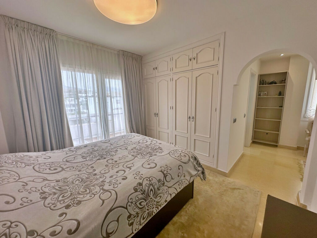 Detached Villa Selwo Málaga - image 17