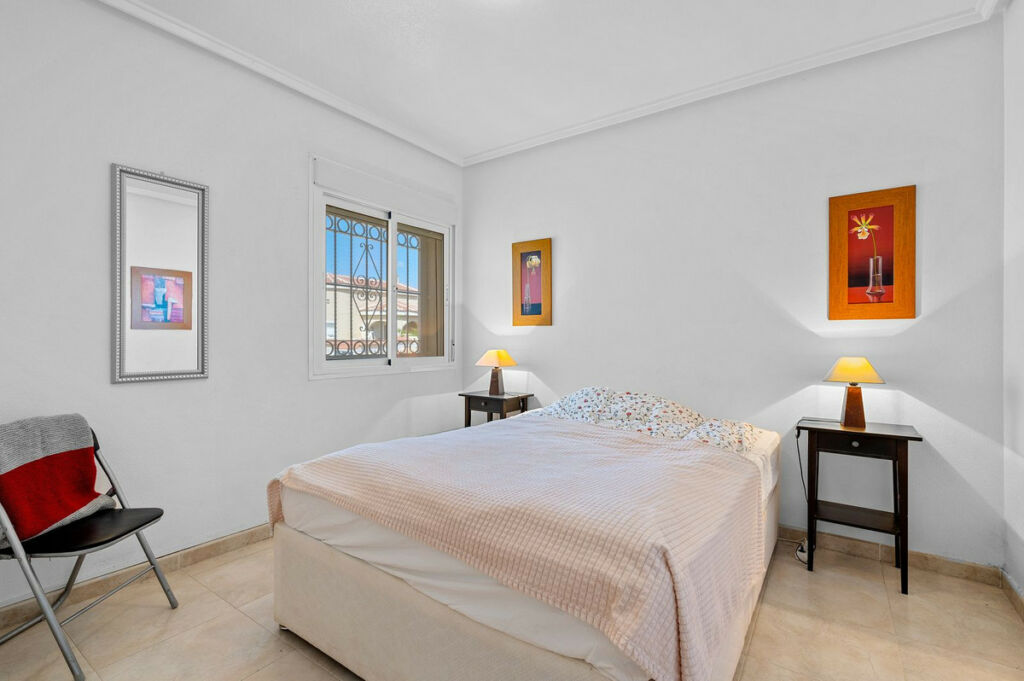 Detached Villa Rojales Alicante - image 17