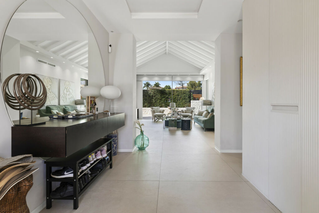 Detached Villa Guadalmina Alta Málaga - image 17
