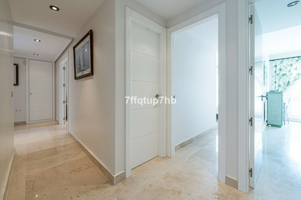 Middle Floor Apartment Estepona Málaga - image 17