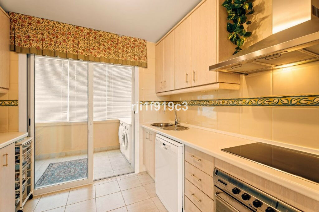 Middle Floor Apartment Elviria Málaga - image 17