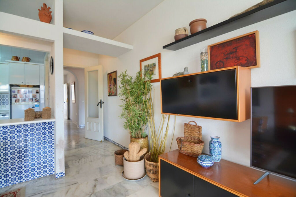 Middle Floor Apartment Fuengirola Málaga - image 17