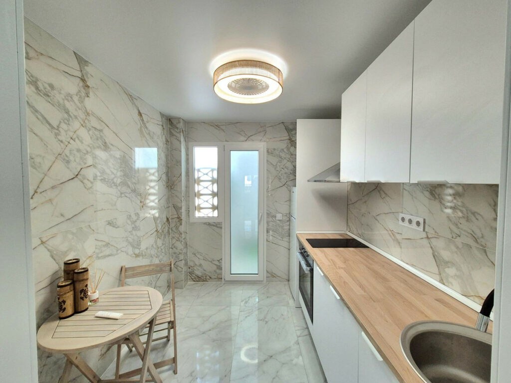 Middle Floor Apartment Torrevieja Alicante - image 17
