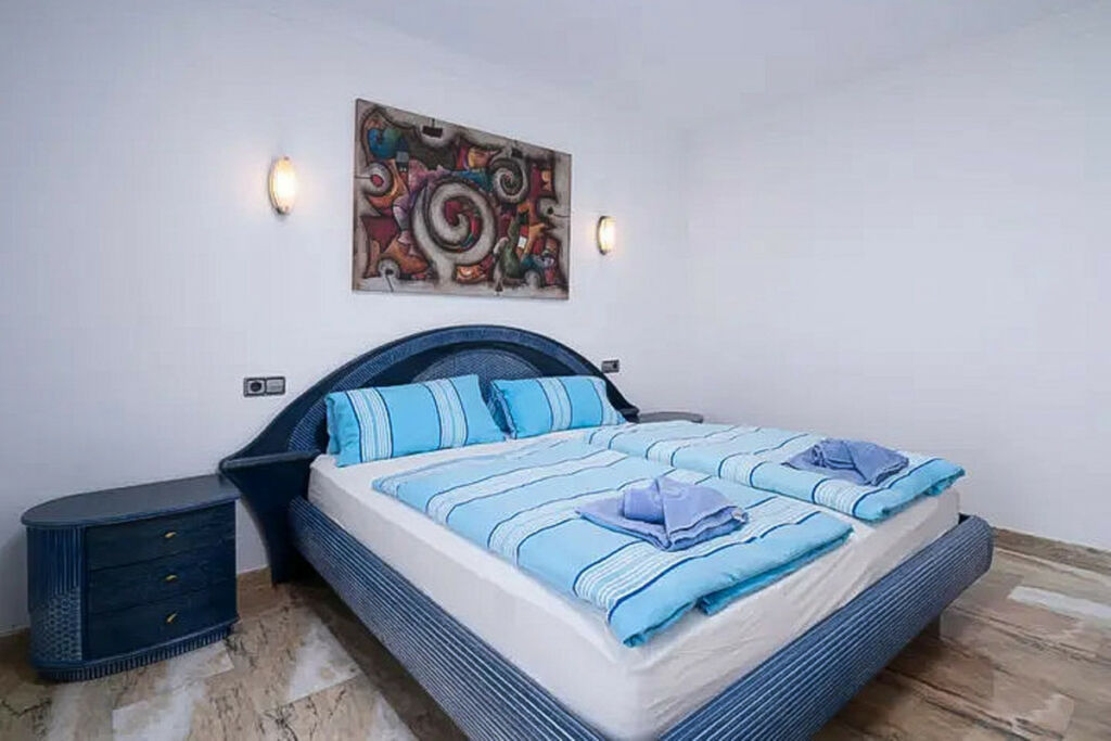 Detached Villa Moraira Alicante - image 17