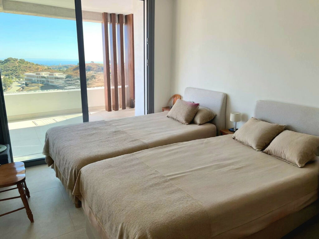 Middle Floor Apartment La Quinta Málaga - image 17
