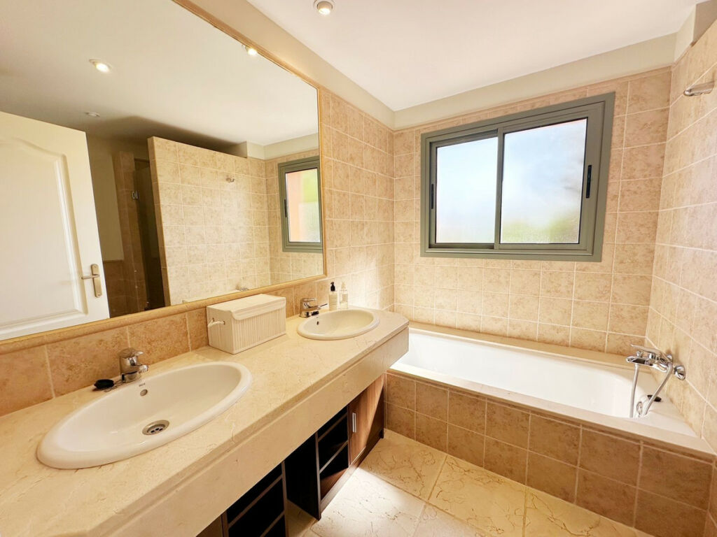 Ground Floor Apartment Atalaya Málaga - image 17
