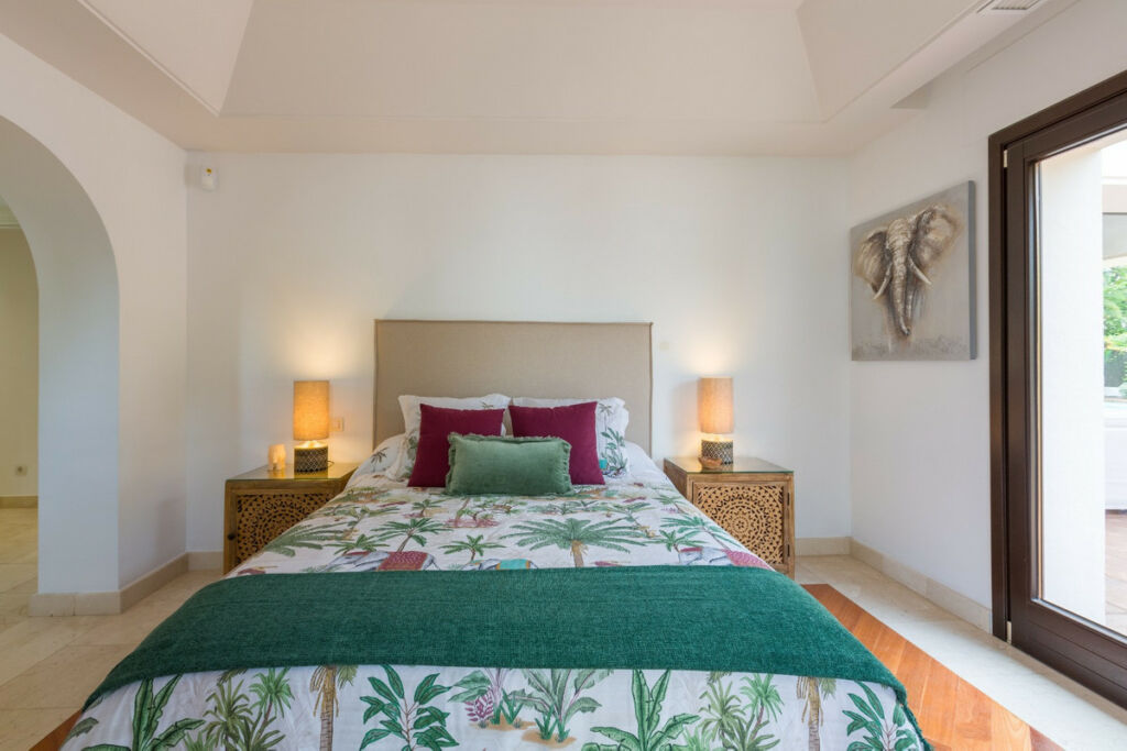 Detached Villa Guadalmina Baja Málaga - image 17