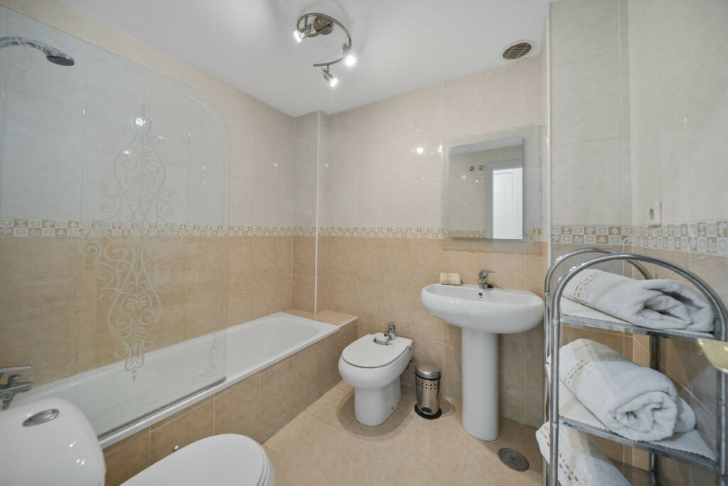 Semi-Detached House Benalmadena Málaga - image 14