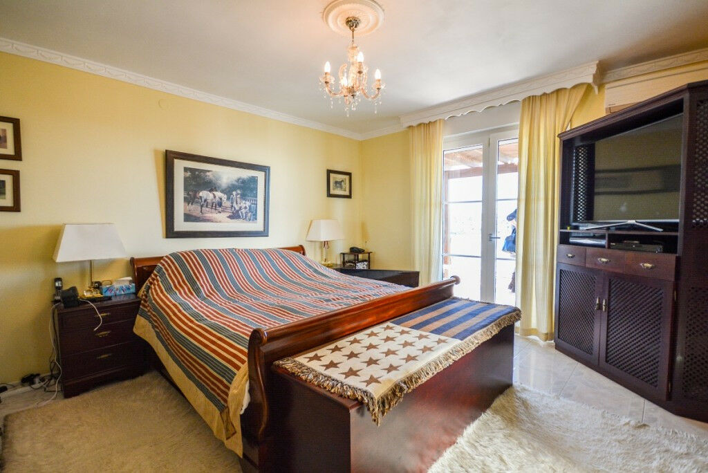 Detached Villa Estepona Málaga - image 17