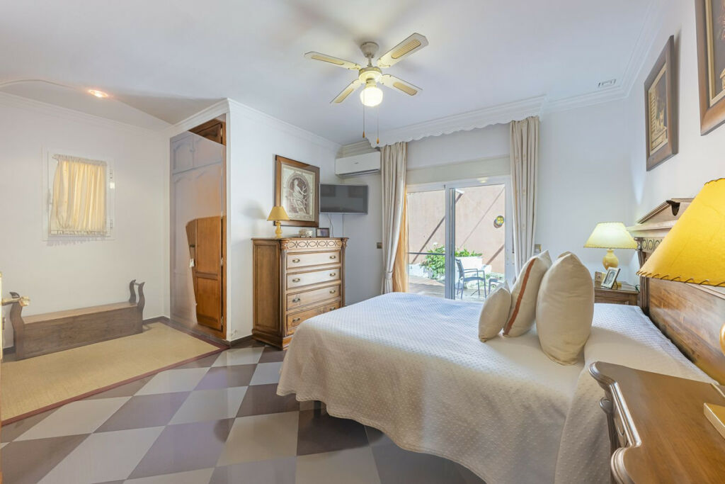 Detached Villa San Pedro de Alcántara Málaga - image 17