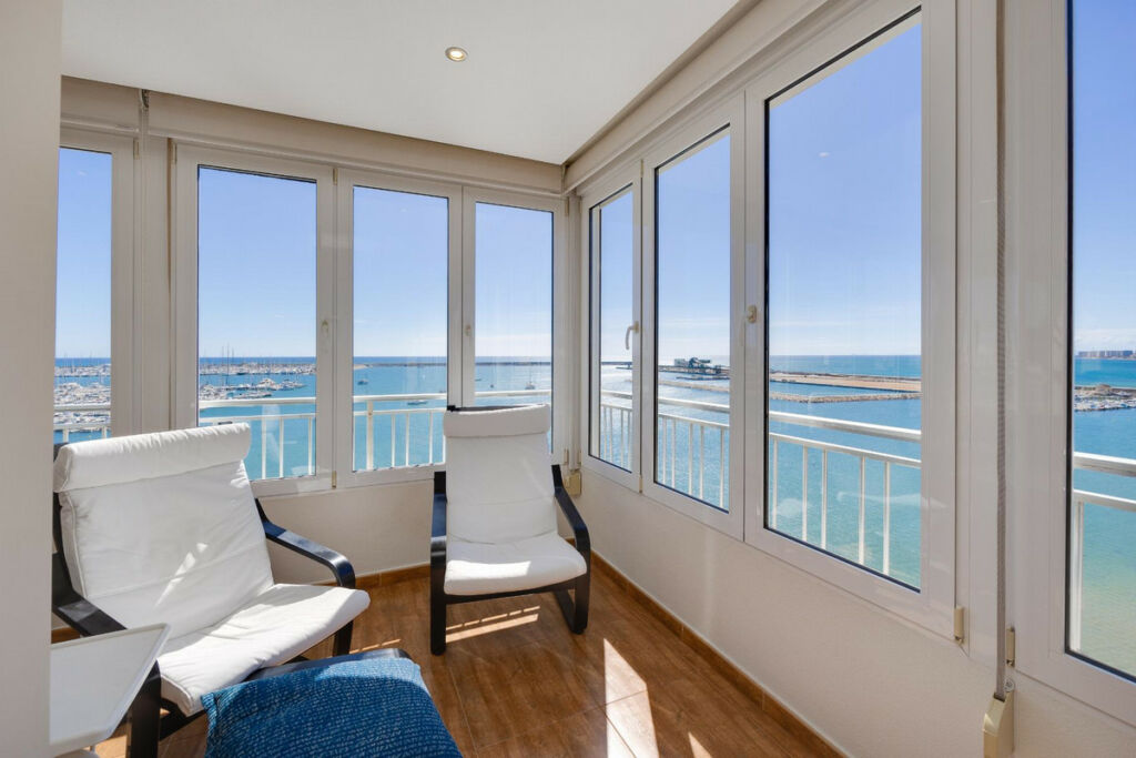 Middle Floor Apartment Torrevieja Alicante - image 17