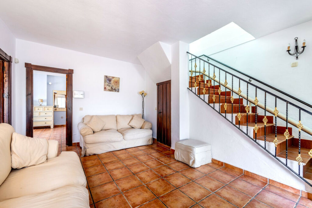 Detached Villa Alhaurín el Grande Málaga - image 17
