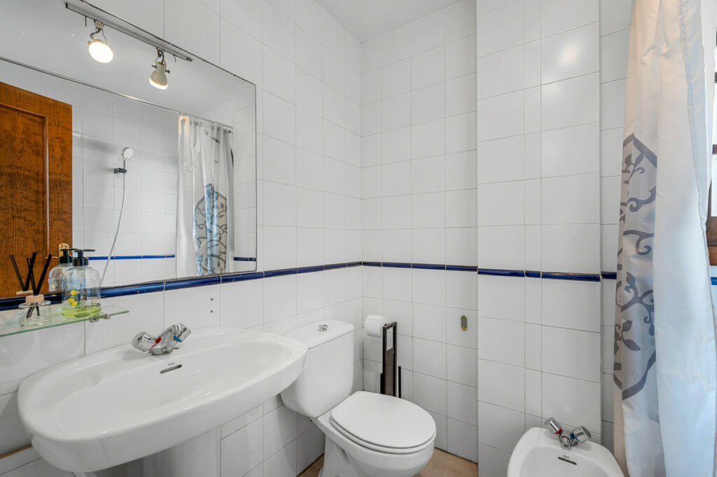 Middle Floor Apartment Torrevieja Alicante - image 17
