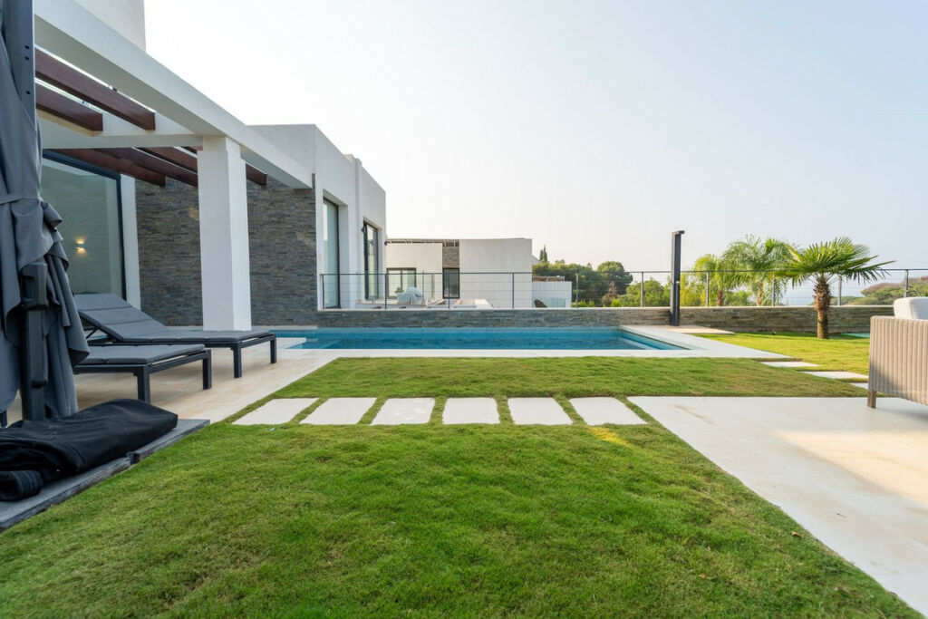 Semi-Detached House Cabopino Málaga - image 17