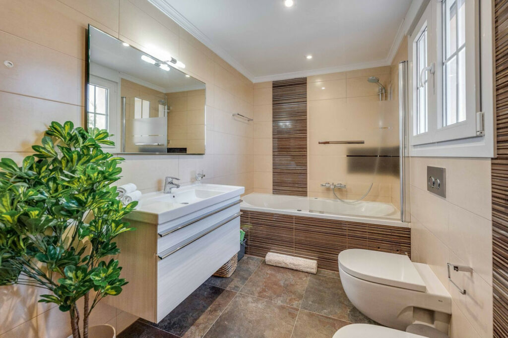 Detached Villa Marbesa Málaga - image 17