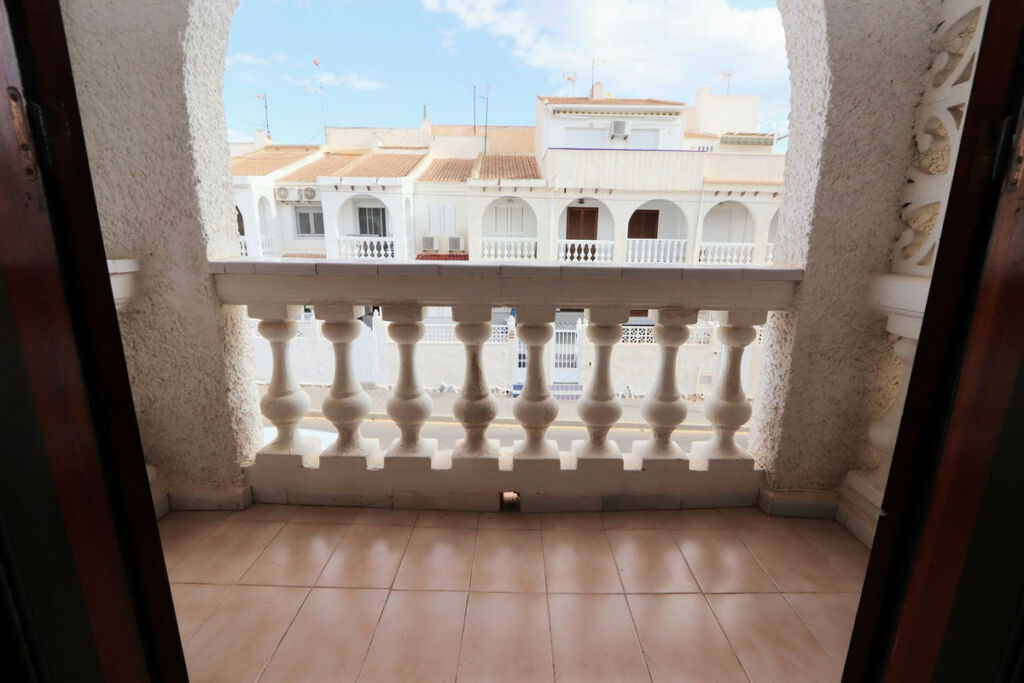 Townhouse Mil Palmeras Alicante - image 17