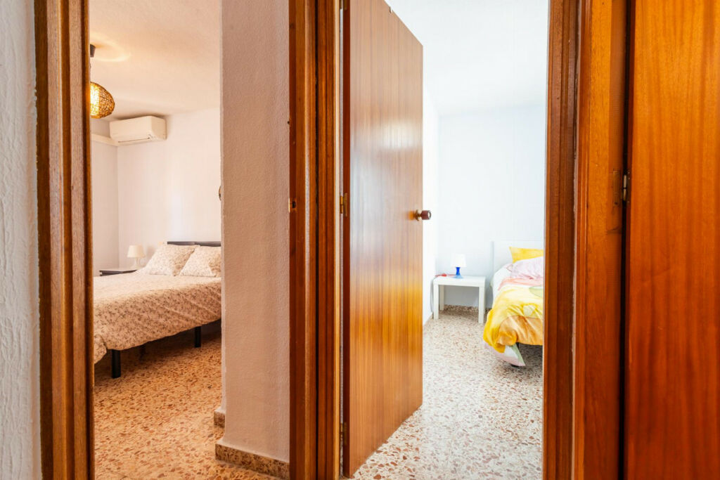 Middle Floor Apartment Torrevieja Alicante - image 17