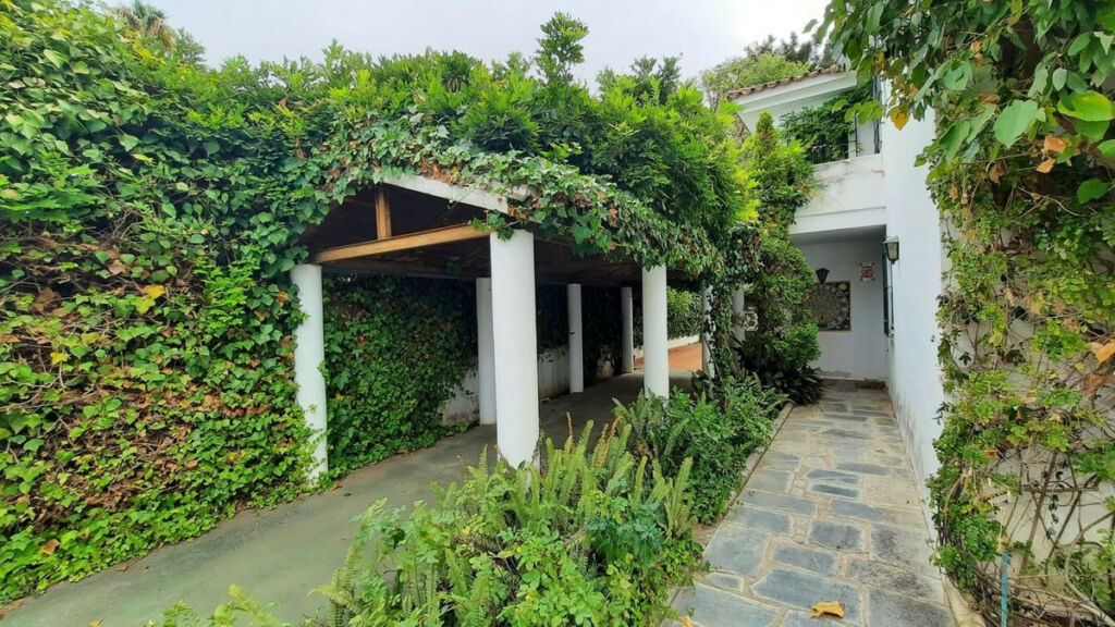Detached Villa Marbella Málaga - image 23