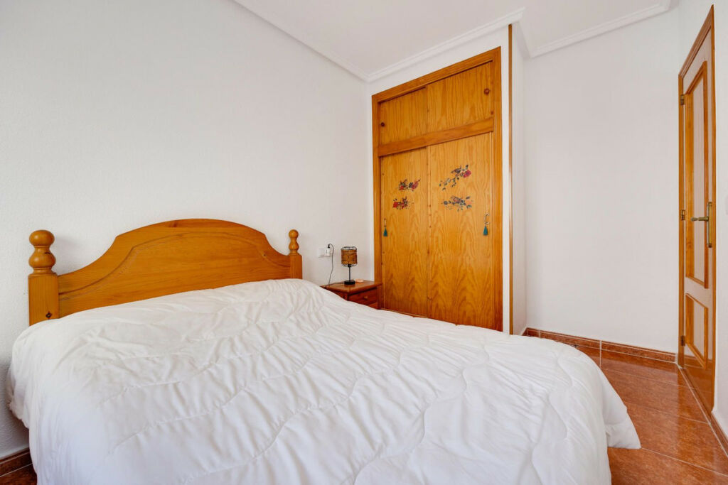 Middle Floor Apartment Guardamar del Segura Alicante - image 17