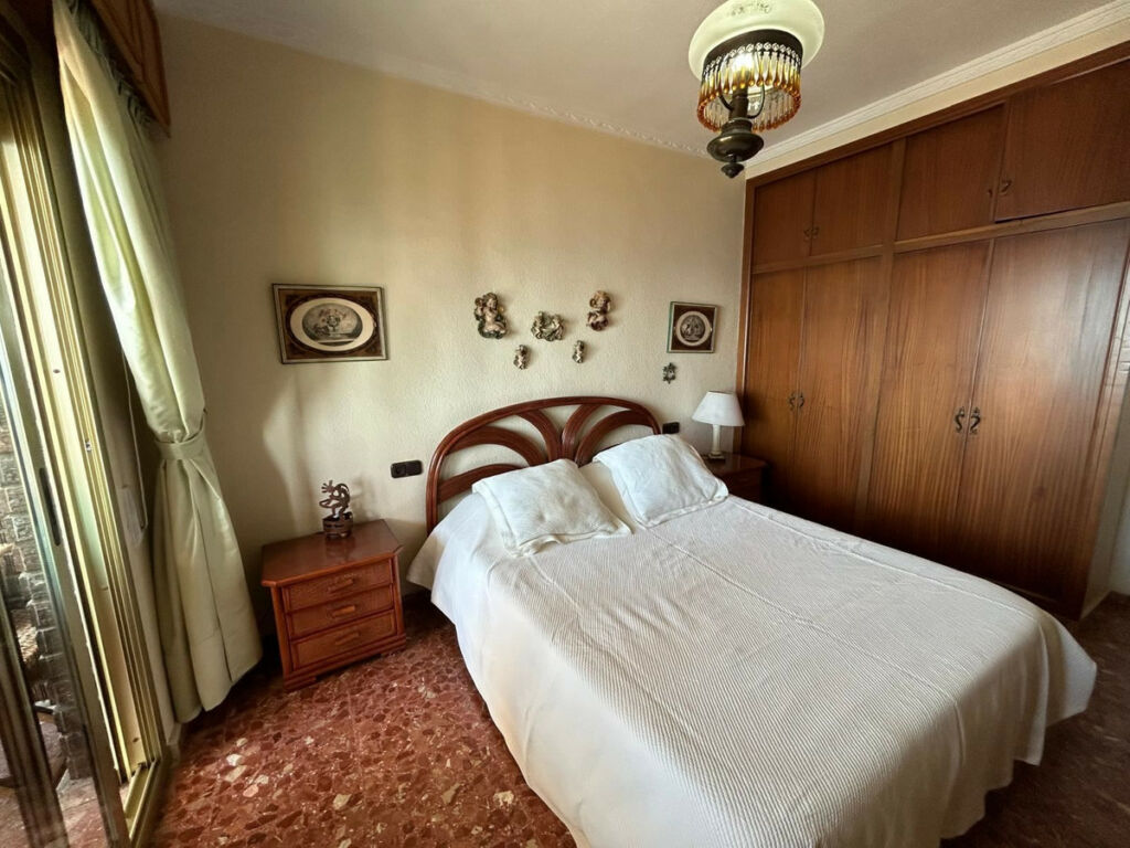 Middle Floor Apartment Torrevieja Alicante - image 17