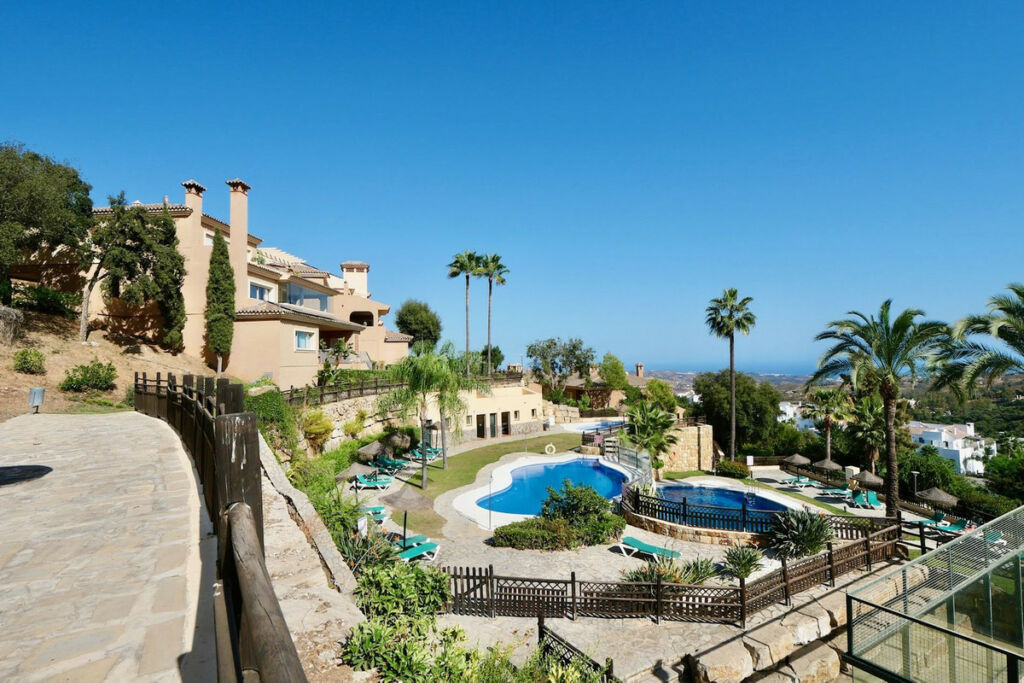Penthouse La Mairena Málaga - image 17