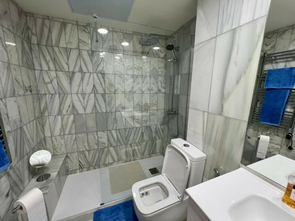 Ground Floor Apartment The Golden Mile Málaga - image 17