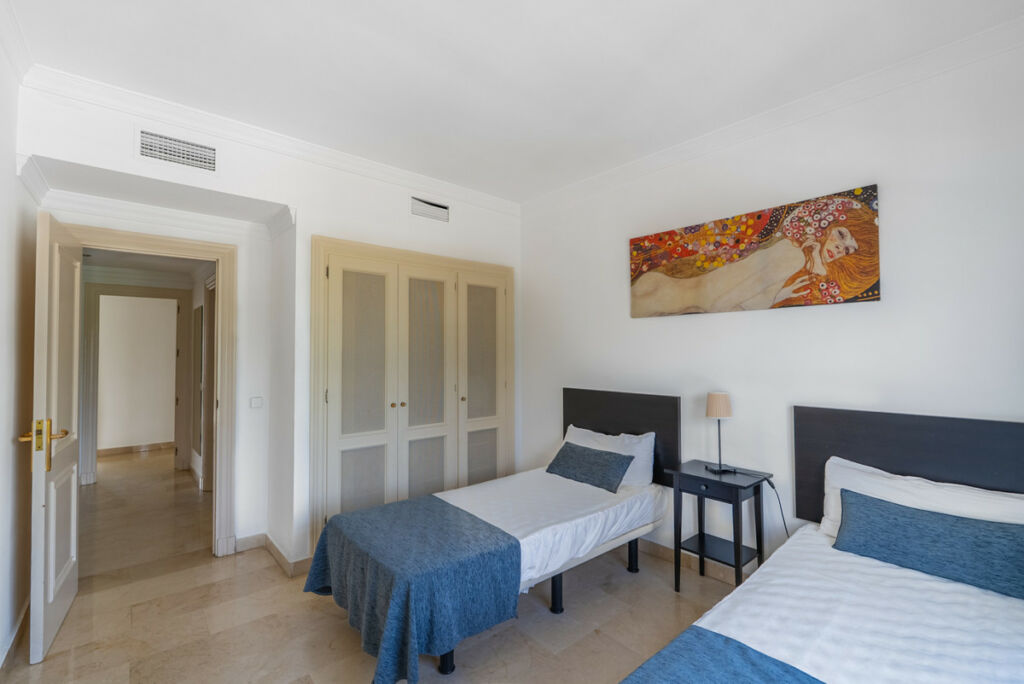 Duplex Nueva Andalucía Málaga - image 17