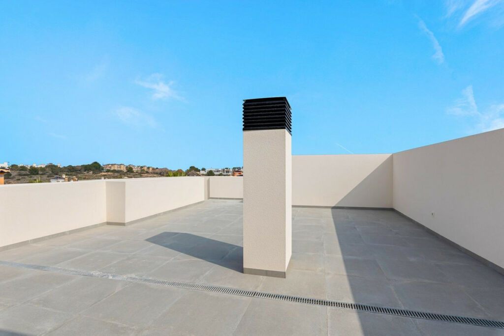 Middle Floor Apartment Villamartin Alicante - image 17