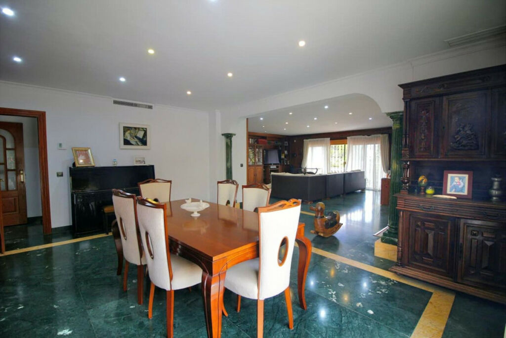 Detached Villa Benalmadena Málaga - image 17