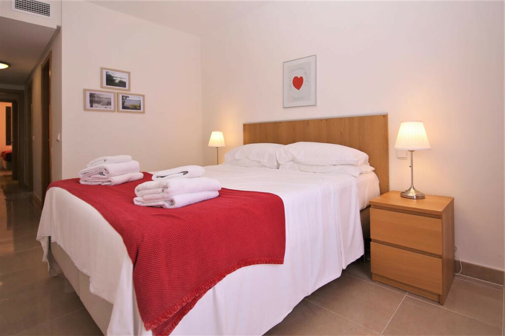 Middle Floor Apartment Estepona Málaga - image 17