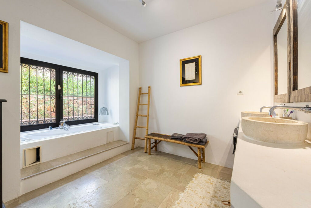 Detached Villa Manilva Málaga - image 17