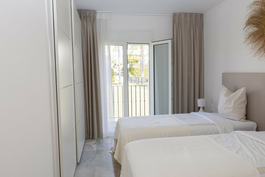 Townhouse Nueva Andalucía Málaga - image 17