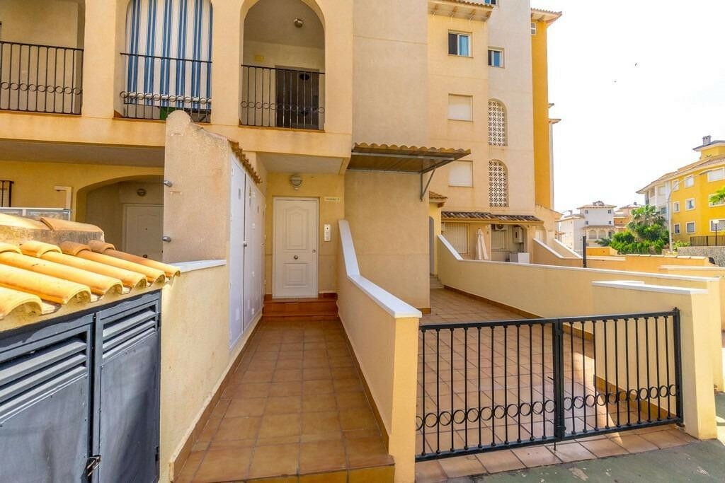 Middle Floor Apartment Campoamor Alicante - image 17