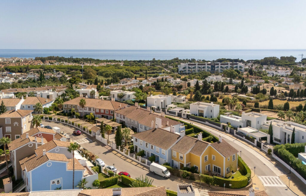 Townhouse Estepona Málaga - image 17