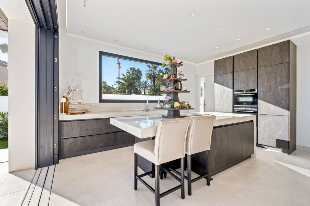 Detached Villa Marbesa Málaga - image 17