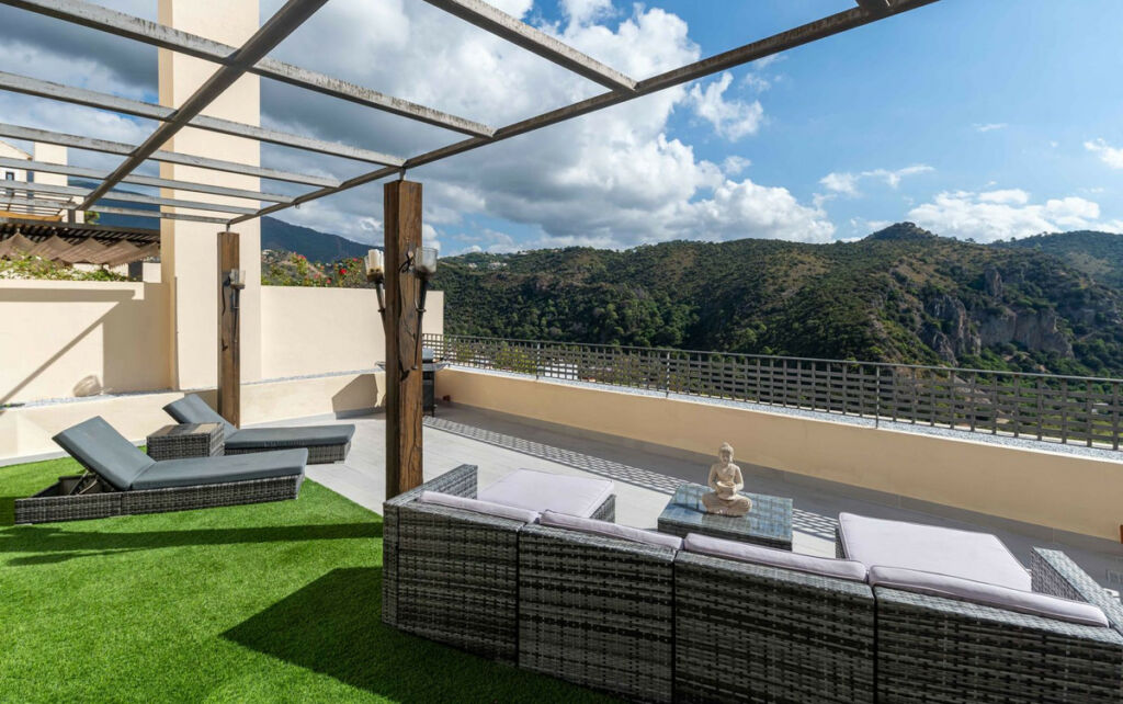Townhouse Benahavís Málaga - image 17