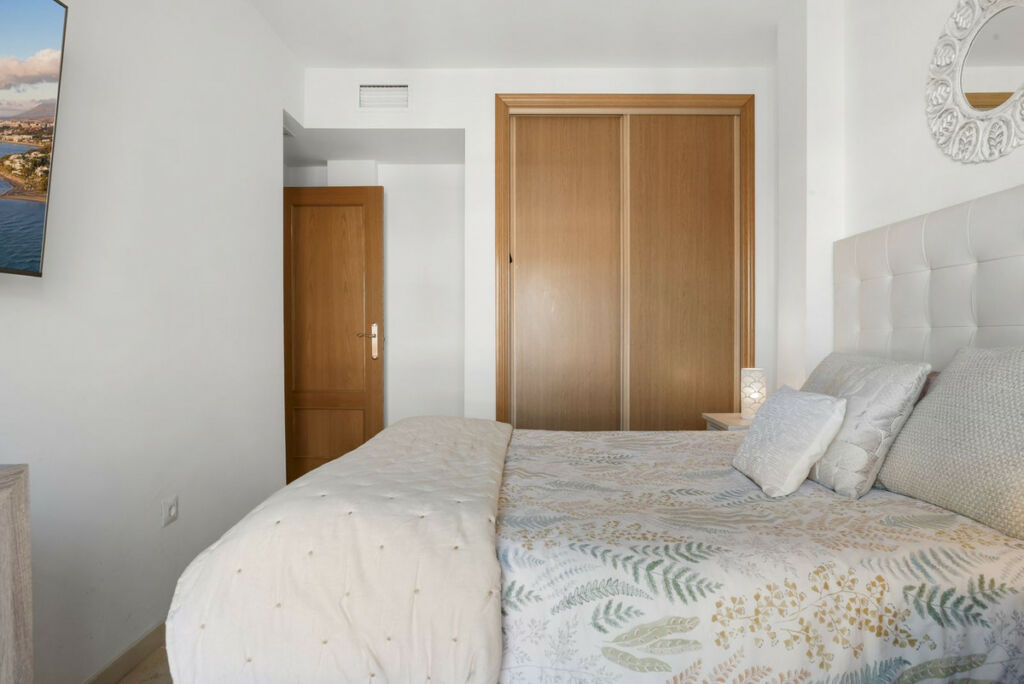 Middle Floor Apartment Bel Air Málaga - image 17