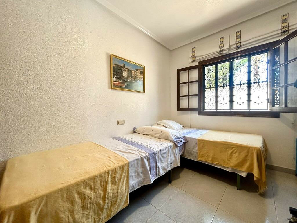 Detached Villa La Zenia Alicante - image 17