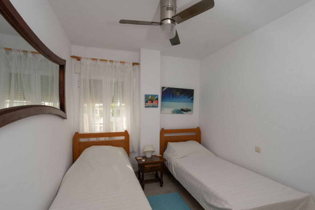 Middle Floor Apartment La Cala Málaga - image 17