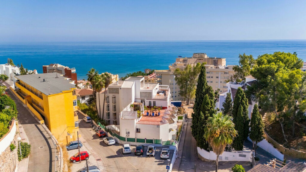 Middle Floor Apartment Fuengirola Málaga - image 17