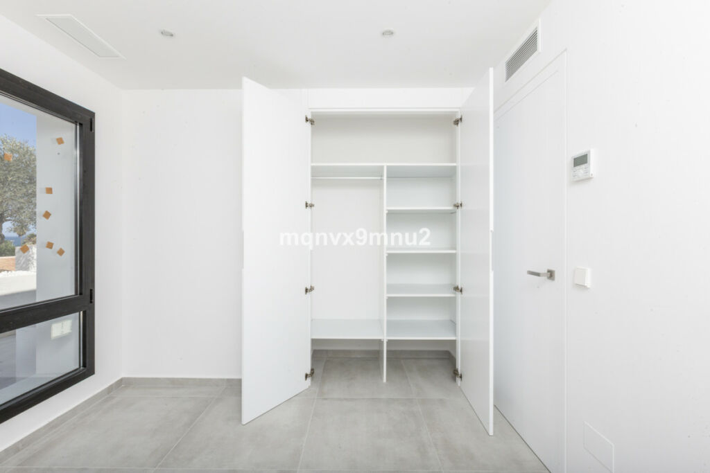 Detached Villa El Chaparral Málaga - image 17