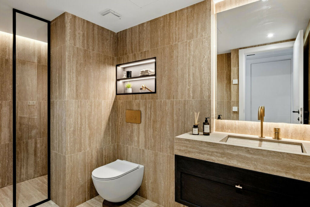 Middle Floor Apartment Fuengirola Málaga - image 17