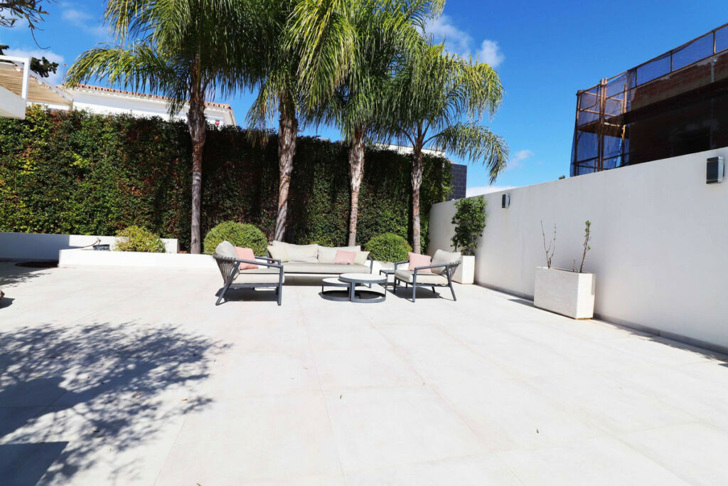 Detached Villa El Chaparral Málaga - image 17